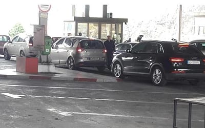 На „Богородица“ и „Табановце“ се чека околу половина час за влез и излез од Македонија